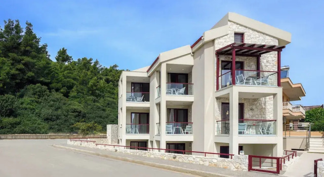 Elpiniki Luxury Rooms, Rezerwuj Apartamentowiec hotelowy Nea Potidaea Kasandria