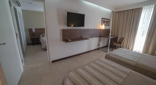 Четырёхместный номер Standard с видом на озеро Hotel Estilo MB - Villa Carlos Paz