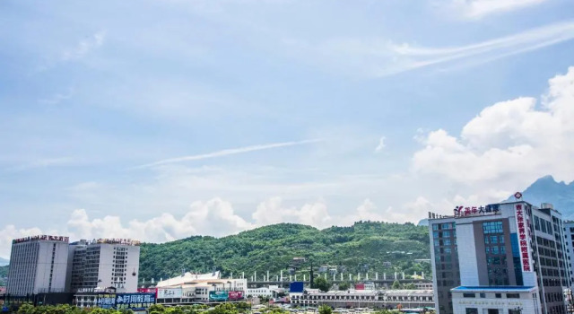 Номер Standard Zhangjiajie Yijiaqin Hotel