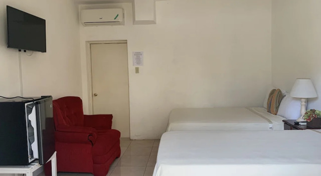Comfy Stay In Jamaica -enjoy 7 Miles Of White Sand Beach! 2 Bedroom Villa by RedAwning, Rezerwuj Willa Domki letniskowe w Negril, Domek