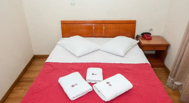 Двухместный номер Economy с балконом Cecil Hotel