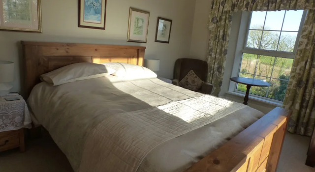 2 Bedroom First Floor Apartment - Stunning Views/heated Outdoor Pool in Summer