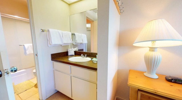 Summit #34 3 Bedroom Condo, Varaa Huoneisto Hotellit Mammoth uima-altaalla, Uima-allas