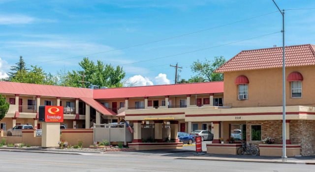 Econo Lodge  Inn & Suites Durango