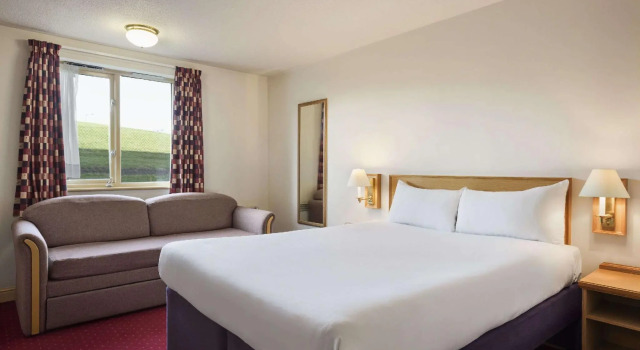 Двухместный номер Standard Days Inn by Wyndham Tewkesbury Strensham