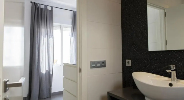 Апартаменты Stylish 2 Bedroom AC Wifi Terrace Attic in Valencia Center