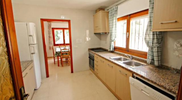 Коттедж Laura-29A - pretty holiday property with garden and private pool in Calpe