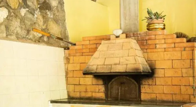 B&b L Arancio in fiore, Забронировать Отель «постель и завтрак» Отели Сант-Аньелло с парковкой, рядом с Железнодорожный вокзал Сант-Аньелло линии Circumvesuviana, Парковка