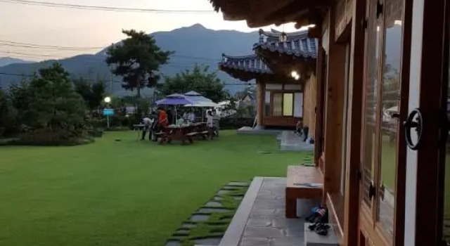 Suncheon Sagyejeol Haeoreum Hanok Pension, Забронировать Отель Сунчхон Чолла-Намдо, рядом с Фольклорная деревня Наган Ыпсон
