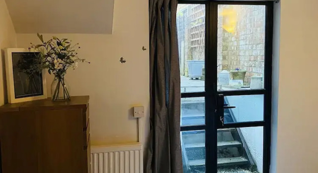 Modern, Quiet Garden Flat in Heart of Wimbledon