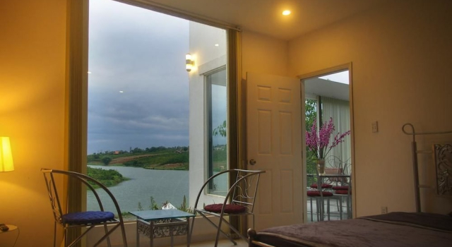 Ho Gia Trang, Prenota Hotel Lam Ha Lam Dong