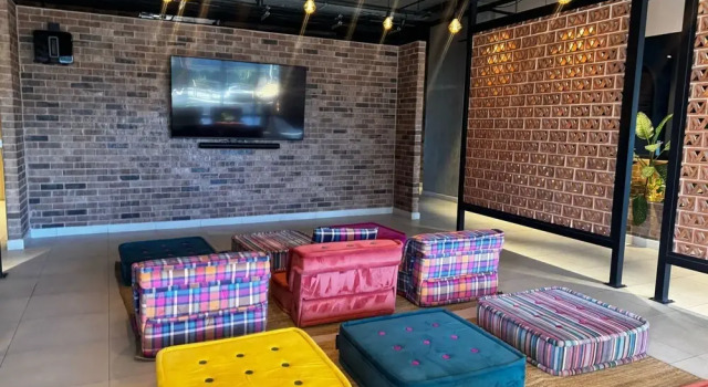 Stylish Private Room City Views & Prime Location