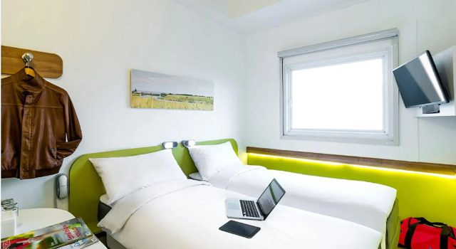 Classic Double room Deka Hotel Surabaya HR Muhammad