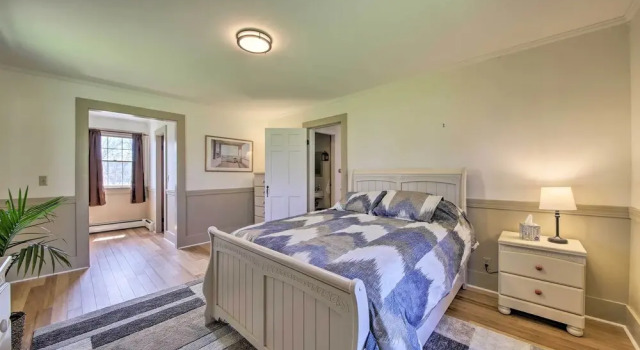Cozy Colonial Home w/ Bay Access & Water View, Rezerwuj Hotel Bucksport Maine