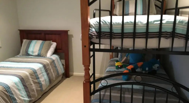 Grand Escape McKenzie - solar heated Pool, WiFi, Netflix, 5 bdrm, 4bthrm, Rezerwuj Hotel Hotele w Phillip Island z basenem, Basen