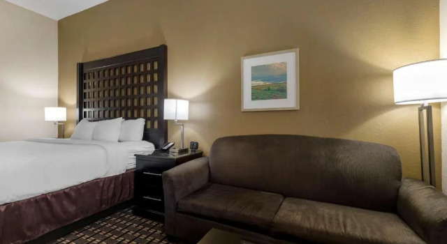 Люкс Comfort Inn Sherman - Denison Area