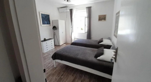 Apartment Regina - Duplex Two Bedroom Apartment, Prenota Appartamento Hotel a Croatian Islands con parcheggio, Parcheggio