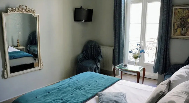 Номер Deluxe Au Coeur de Bordeaux B&B