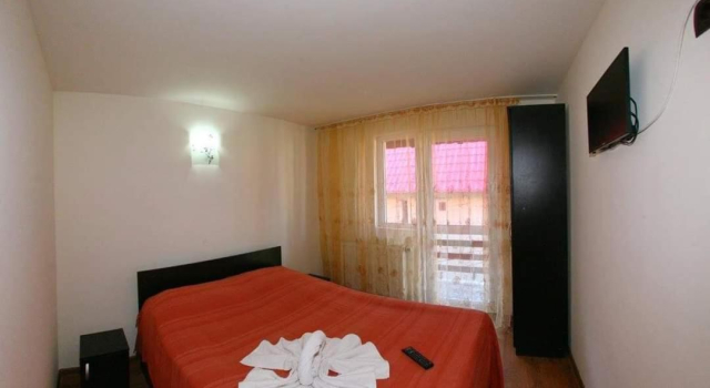 Casa Teodora, Rezerwuj Hotel Hotele w Carpathians - Romania z parkingiem, Parking