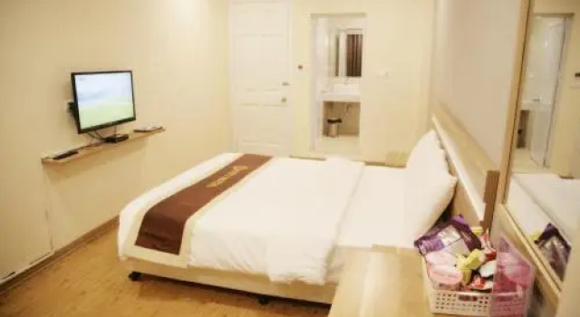 City Hotel