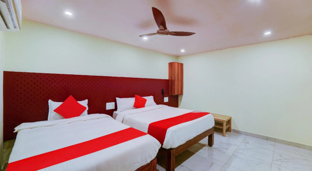 OYO Flagship 64017 Mayuri Inn, Rezervovat Hotel Hotely v Andhra Pradesh s parkováním, Parkování
