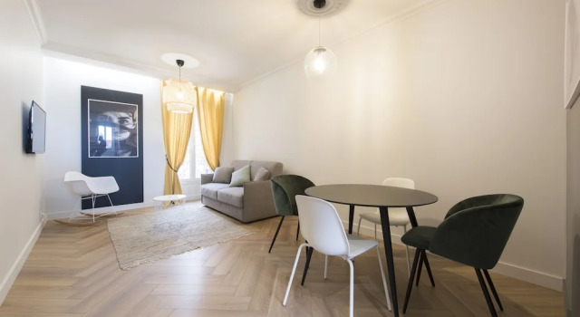 F2 Duplex Calme Centre 1min Plage, Забронировать Отель Сен-Рафаэль Mimosa Road