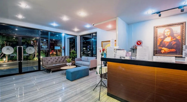 The Living Hotel SamutPrakan, Rezervovat Hotel Hotely v Central Thailand s parkováním, Parkování