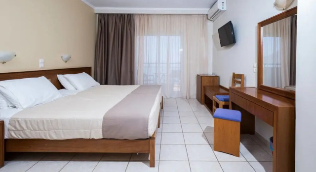 Номер Standard seafront Sunny Bay Hotel