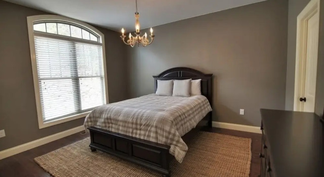 Lakefront Privacy On A Large Wooded Lake Lure, Lakefront 4 Bedroom Home, Забронировать Дом для отпуска Виллы Лейк-Лур, рядом с Озеро Лур, Вилла