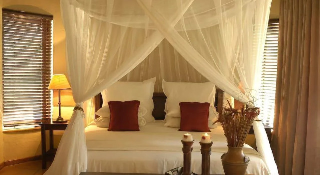 N'Kaya Lodge, Prenota Hotel Hoedspruit 