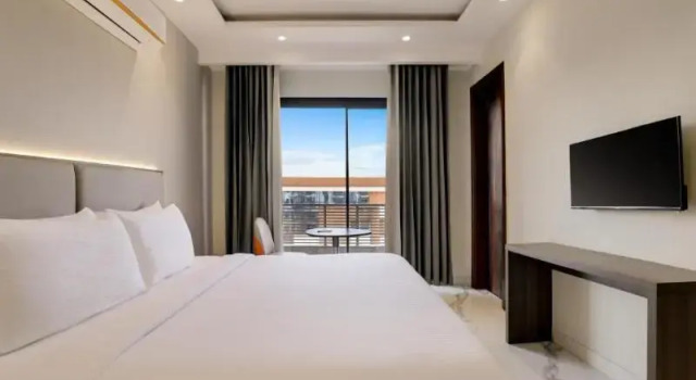 Номер Luxury The Hoften Sukh Vasa, Sector 51 & Golf Course Ext Road