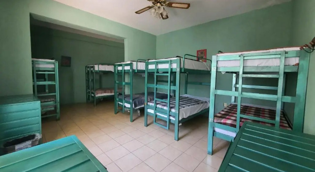 Кровать в общем номере Hierba De Conejo Hostel