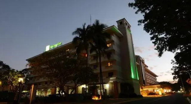 Holiday Inn Clark Field, Buchen Sie Hotel 4-Sterne-Hotels in Pantabangan, 4*
