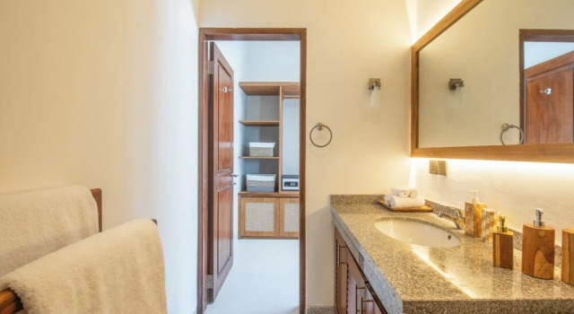 Коттедж 4 Bd Seminyak Retreat + Rice Fields 4mins to Beach