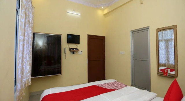 OYO 18324 Sahani Guest House