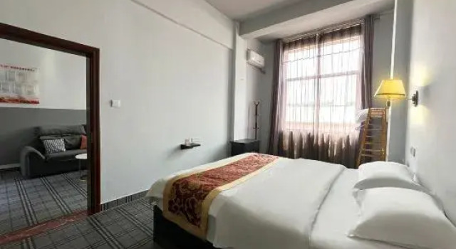 Люкс Deluxe Kaiyuan Garden Hotel
