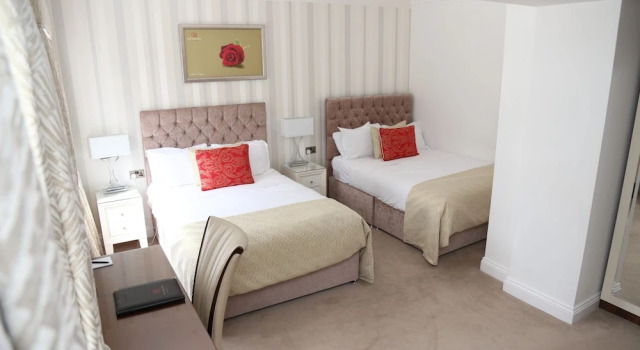 Четырёхместный семейный номер Standard The Old Hall Hotel
