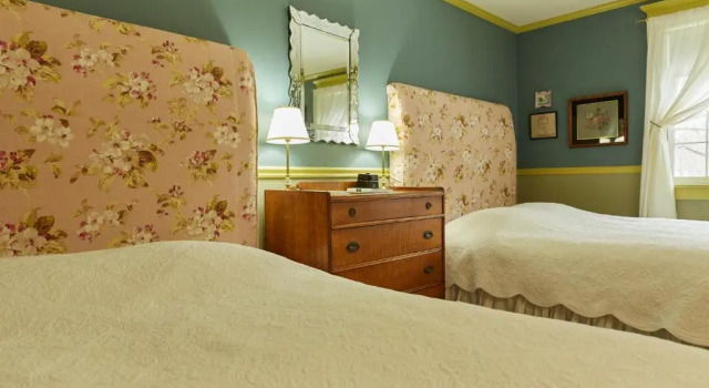 Четырёхместный номер Standard The Red Lion Inn