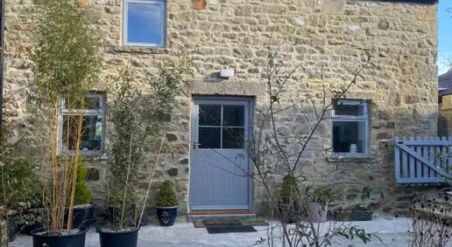 Sheilas Cottage Sleeps 2-3 One dog allowed, Забронировать Дом для отпуска Отели Дарем с парковкой, Парковка