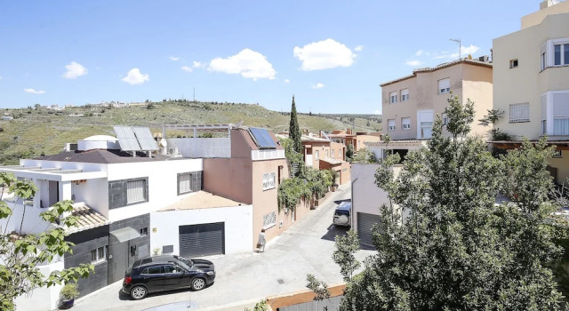Serrallo Hills, Забронировать Отель Отели Жениль 3 звезды, 3*