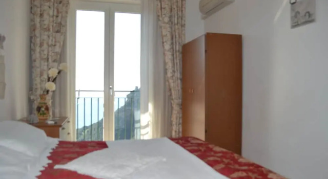 Amalfi view, Book Hotel Hoteller i Pontone med parkering, Parkering