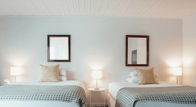Четырёхместный номер Deluxe The Kent Motel