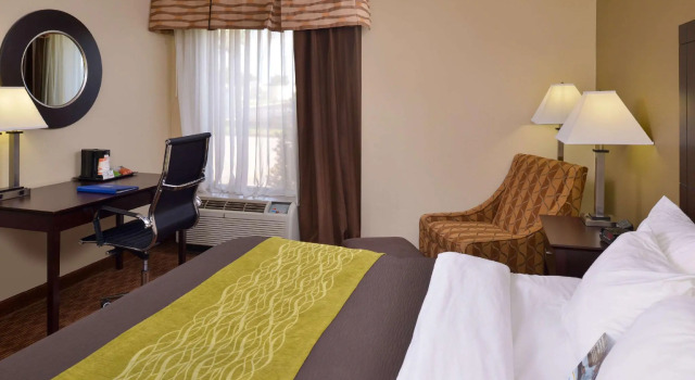 Двухместный номер Standard Holiday Inn Express & Suites Joplin Southeast by IHG