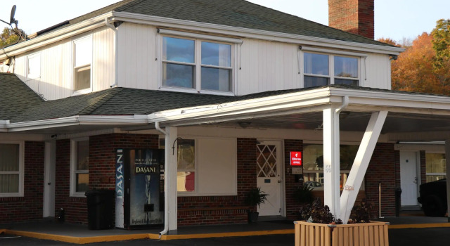 Knights Inn Plainfield, Varaa Hotelli Hotellit New England uima-altaalla, Uima-allas