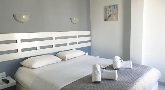 Четырёхместный номер Standard с видом на море Syros Holidays