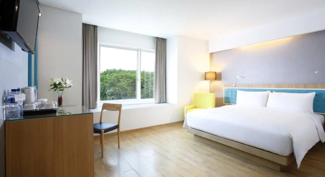 Номер Deluxe Hotel Santika Kelapa Gading