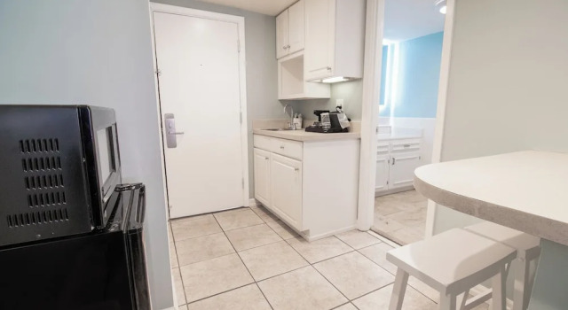 Номер Standard с видом на бассейн The Oceanfront Litchfield Inn 251