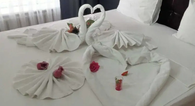 Standardní Dvoulůžkový s manželskou postelí pokoj a výhledem na město Hotel Cesmeli