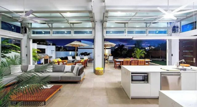 Вилла New Seaside Vacation Villa With Hotel Amenities v9