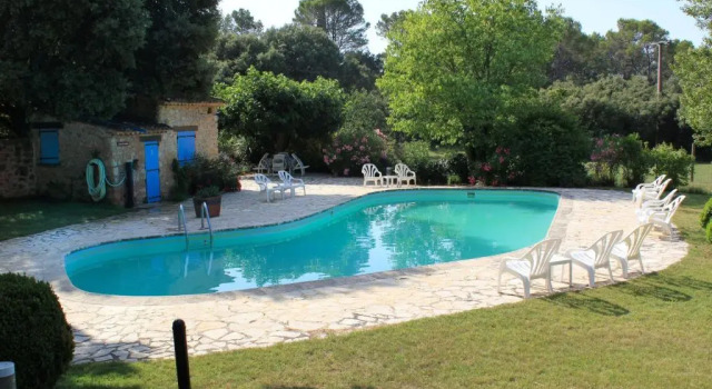 Lou Penequet, a charming Mas in Provence with shared pool, countryside